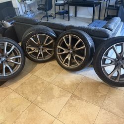 OEM BMW X7 M50i 22” Staggered Wheels – Negotiable