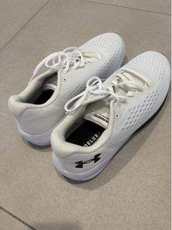 Under Armour- Deluxe Foam men’s 10.5 shoes