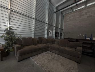 Potato barn sectional- free delivery