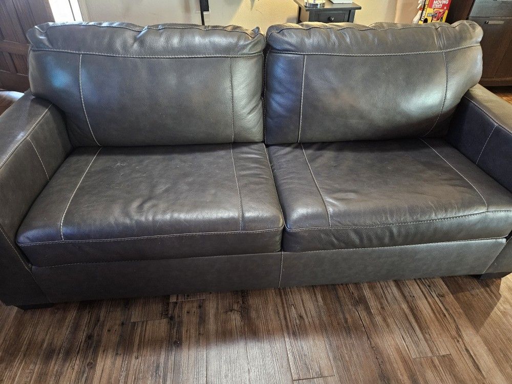 Leather Couch W Sleeper Brown/grey