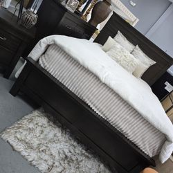 ✨️4pc Queen, King Bedroom ✨️ Furniture Sectionals, Dining Avail 