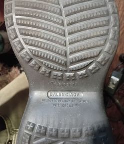 Brand New Balinciaga Crocs *box & bag included