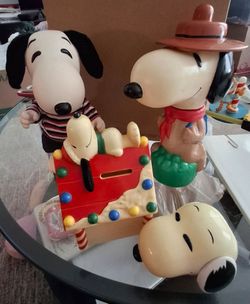 SET OF  5 SNOOPY VINTAGE ITEMS