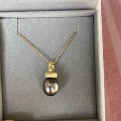 Natural Seawater Tahitian Pearl Necklace with 925 Silver Accessories