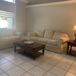 DREXEL HERITAGE LIVING ROOM SET