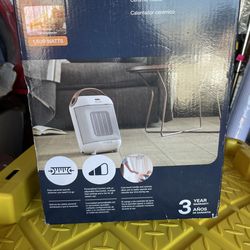 DeLonghi Capsule Compact Ceramic Heater.
