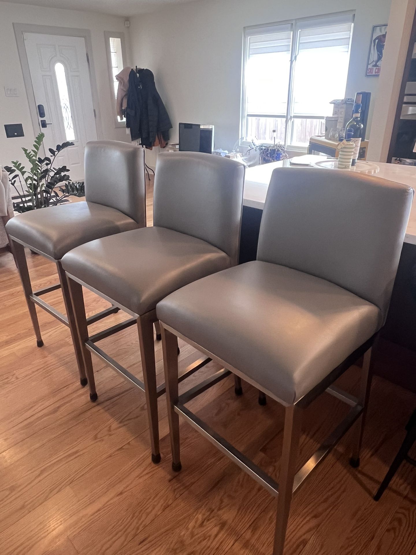 Set of 3 Bar Stools – Swivel, Faux Leather, Comfortable