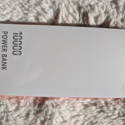 10,000mAh USB-C Power Bank – Fast 22.5W, Built-In Cables (New)