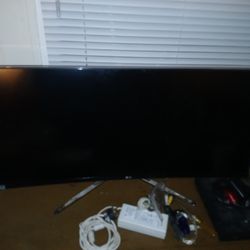 LG Curve Modem Gaming Screen