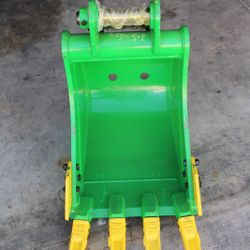 Mini Excavator CAT-305 Bucket GP 18-inch width. 