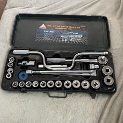 Cobra 26 Pc 1/2” Dr. Socket Wrench Set. 