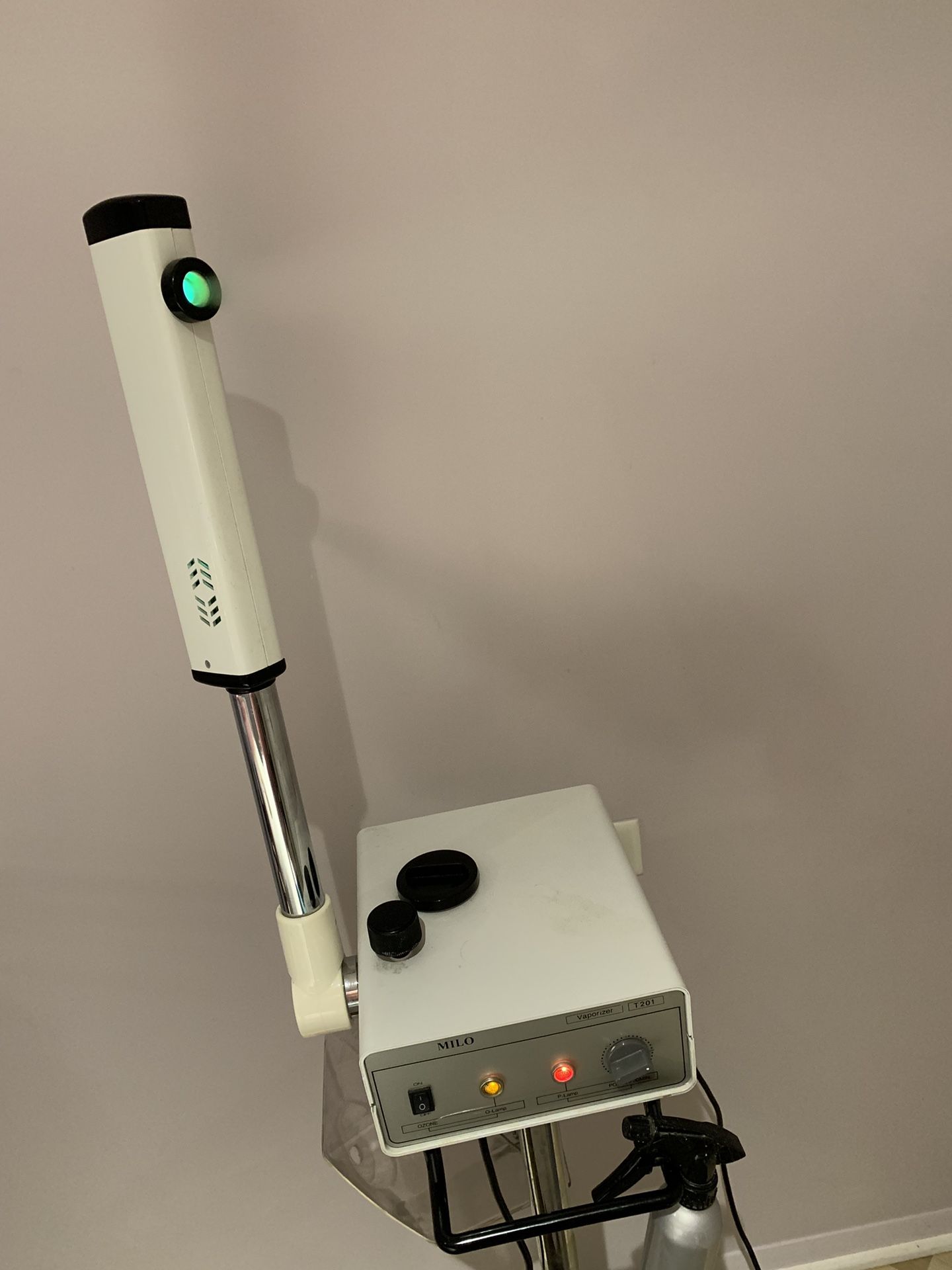 Facial steamer with ozone option