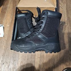 Women's Size 7 Combat Boot