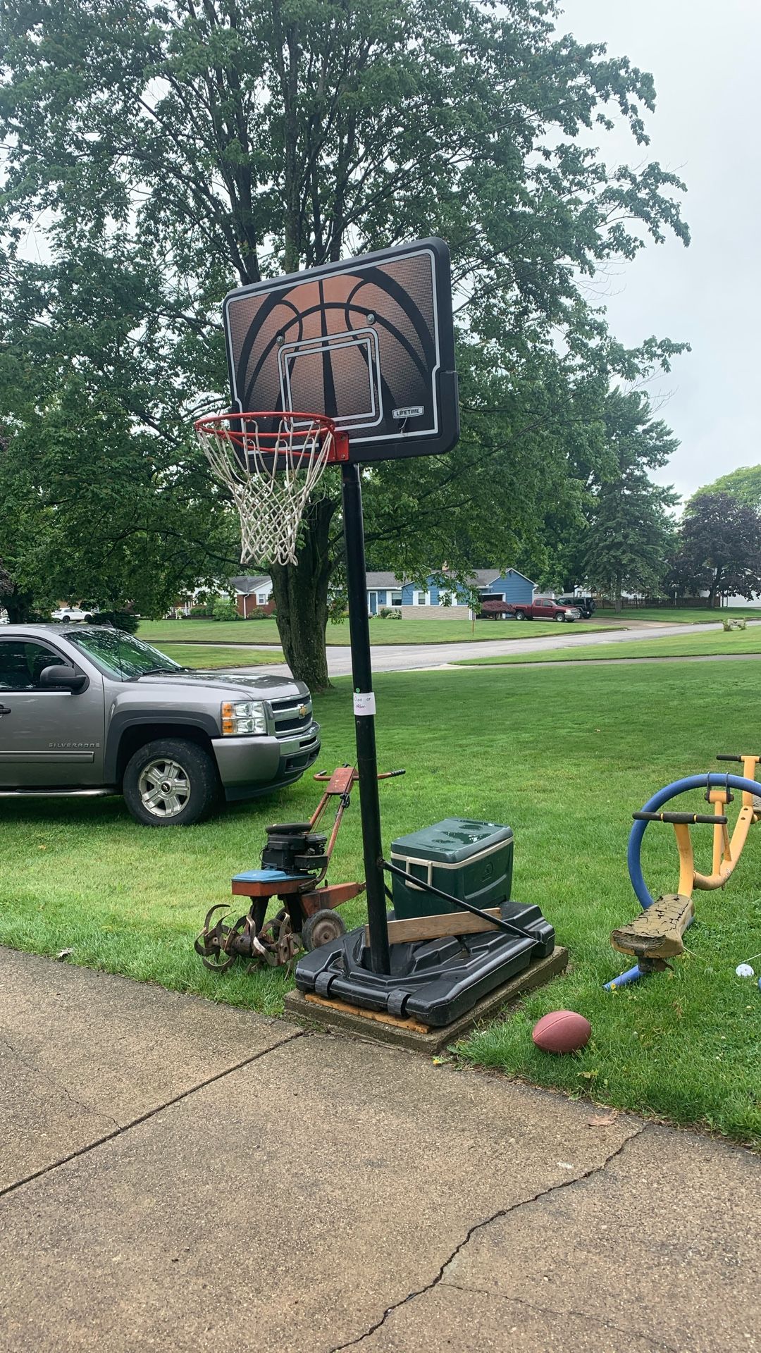 Basketball hoop