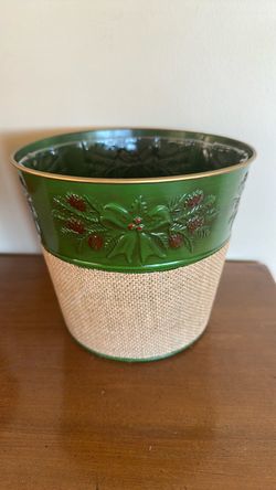 New Christmas Metal Planter w/ Burlap Wrap