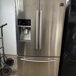 SAMSUNG REFRIGERATOR GREAT CONDITION STAINLESS STEEL TRABAJA MUY BIEN 