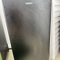Galanz Mini Fridge