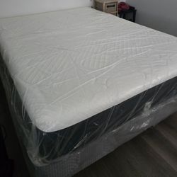 12 In. Queen Memory Foam Mattress