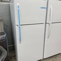 Frigidaire Top & Bottom In White New Open Box