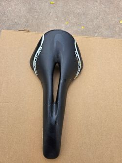 Selle Italia carbon bike saddle