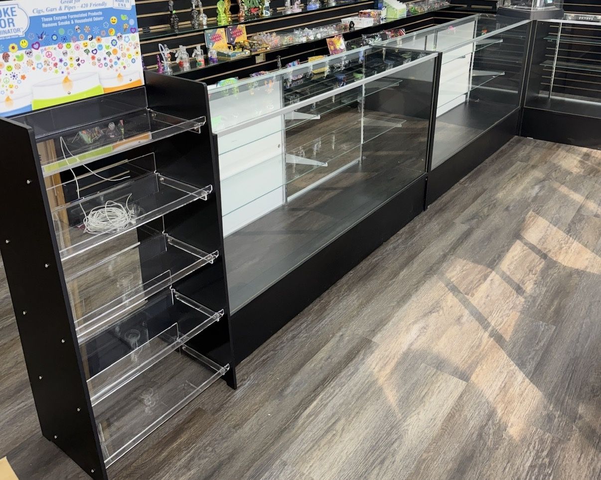 Store Liquidation / Fixture Sale