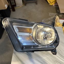 2010-2012 Ford Mustang LH/Driver Side Headlight