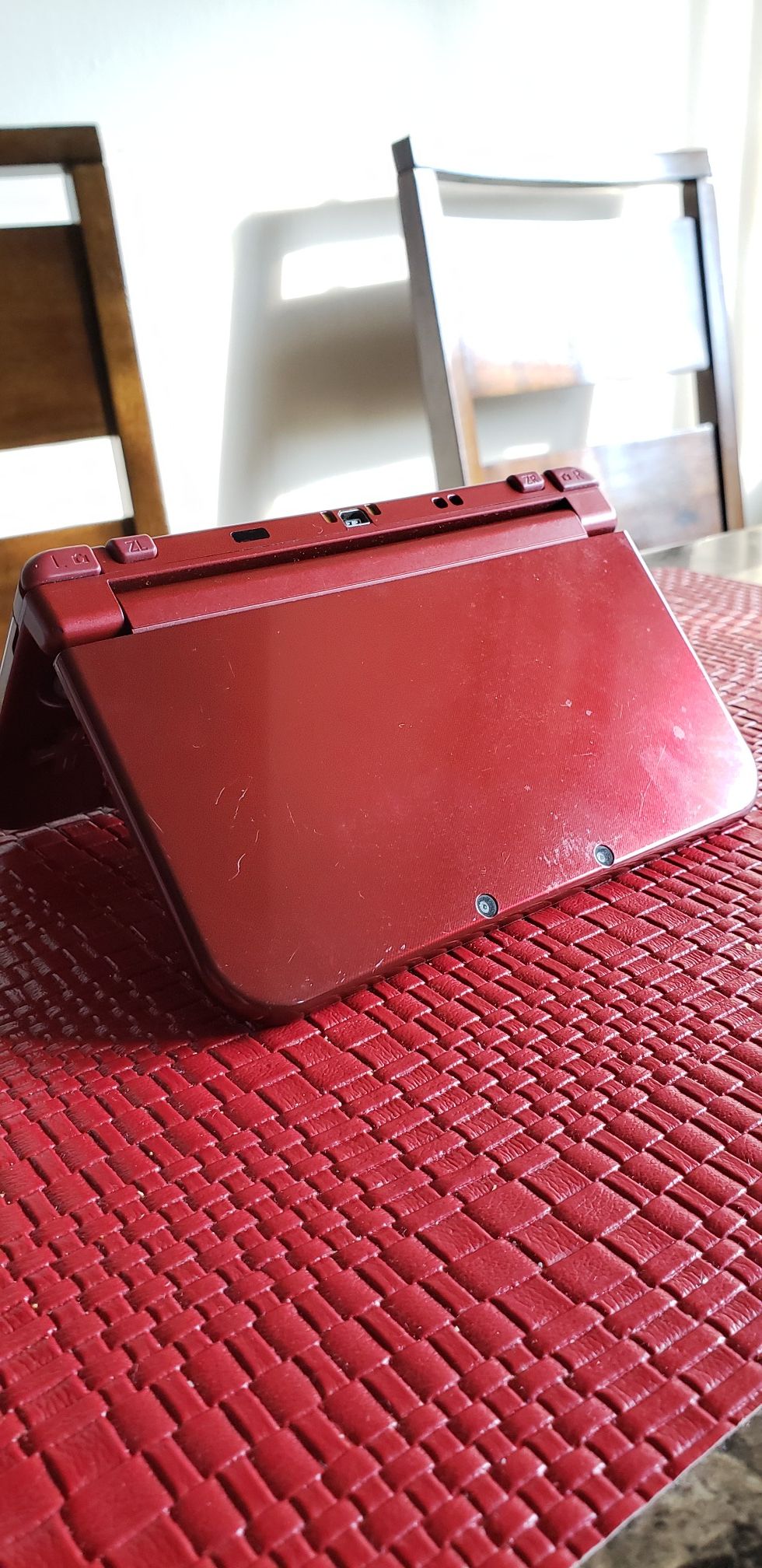 "New" Nintendo 3DS XL (Red)