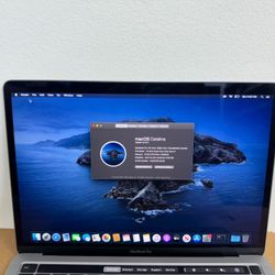 Apple MacBook Pro 2020  Intel Core i7  16GB RAM  512GB SSD  Excellent Condition 👌🏽 W/ charger!!