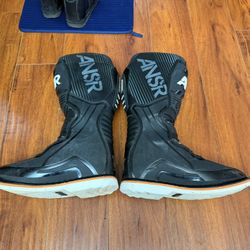 Answer MX Boots Size 13 Men