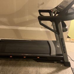 NordicTrack T8.5 S foldable Treadmill 
