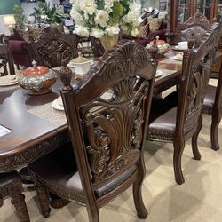 Canyonville Brown Cherry/Dark Brown Dining Room Set / 9pc