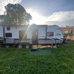 2022 25ft Jayco Trailer