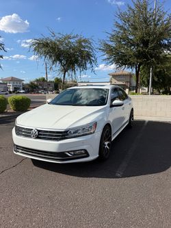 2017 Volkswagen Passat SE tsi