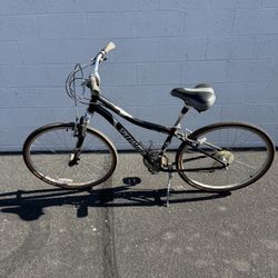 Specialized Crossroads Elite – Medium Frame Hybrid Bike