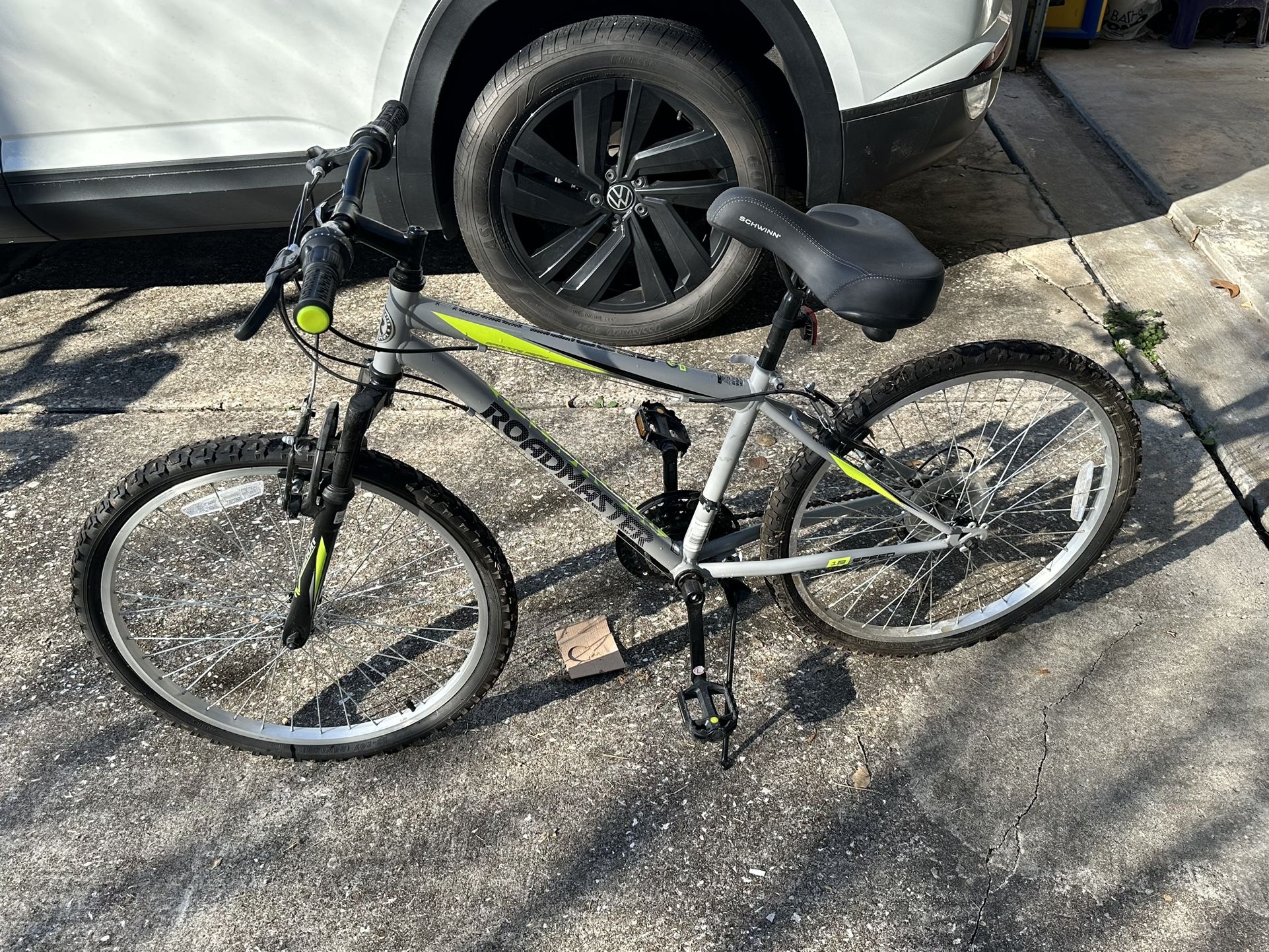 Roadmaster Ground Assault 24 Inch Mountain Bike