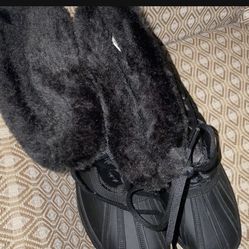 Brand New Black Women Boots Size 8 Insulated and Great For Outdoors 