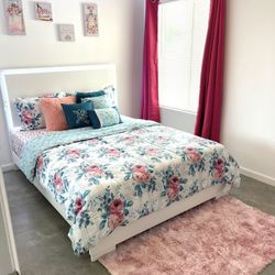 Queen Size beds With Dresser