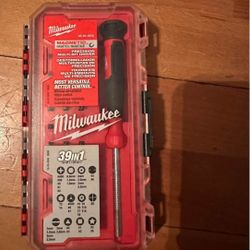 Milwaukee Multi Bit Driver 