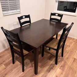 Dining Table Set