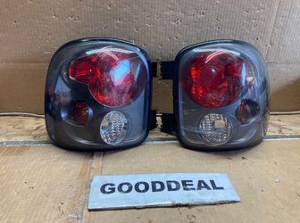 #OT126 Fit 99-04 Chevrolet GMC Sierra 1500/2500/Silverado 1500/2500 Black Tail Light Pair 