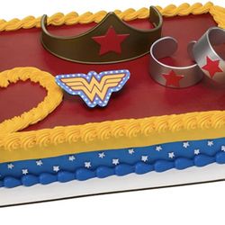 Wonder Woman Cake Topper