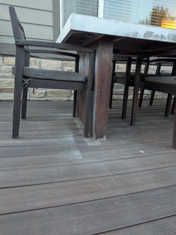 Outdoor patio/deck table