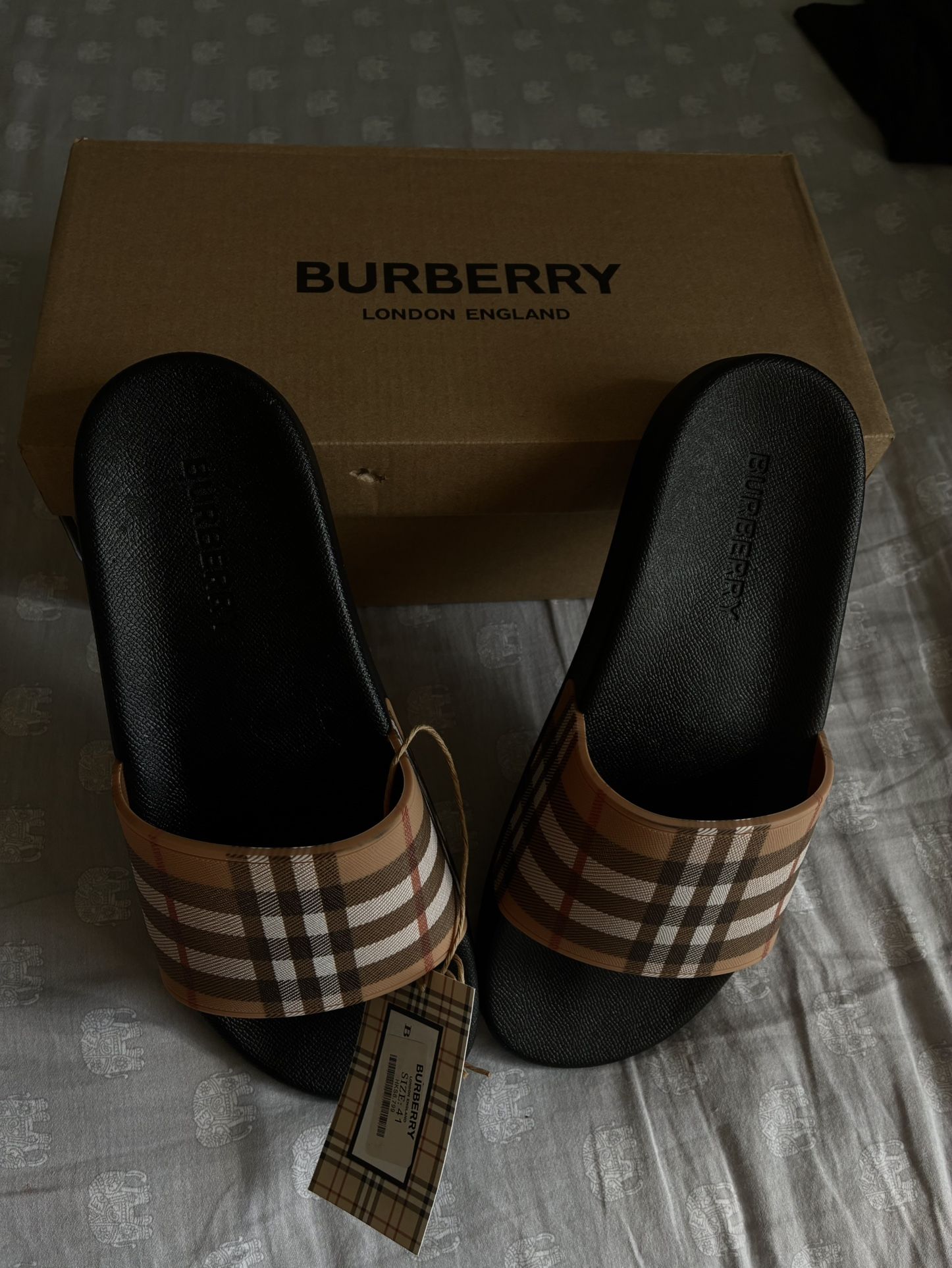 Burberry Comf Slides