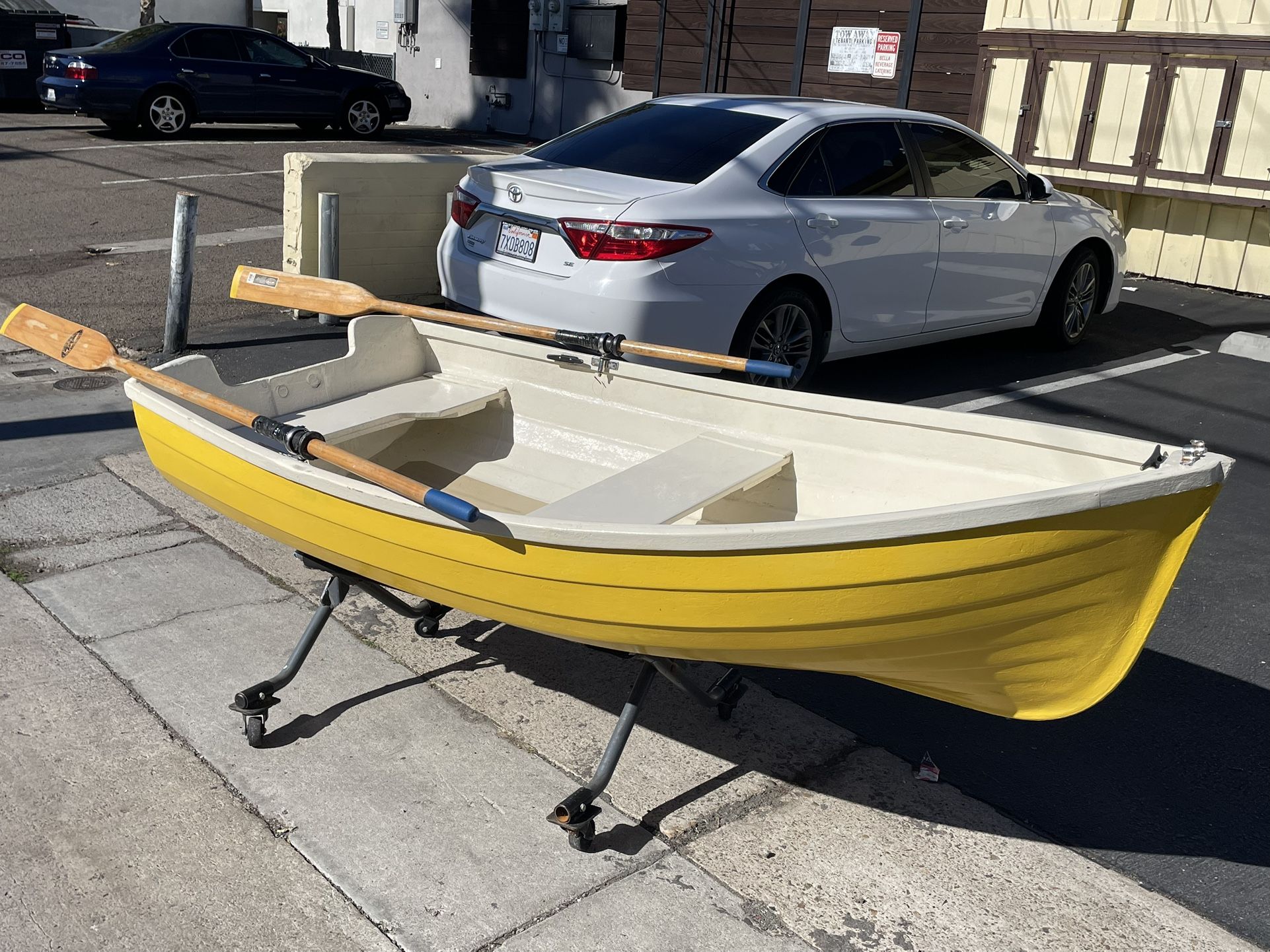 8’ Fiberglass Dinghy Skiff Clean With Oars for Sale in San Diego, CA