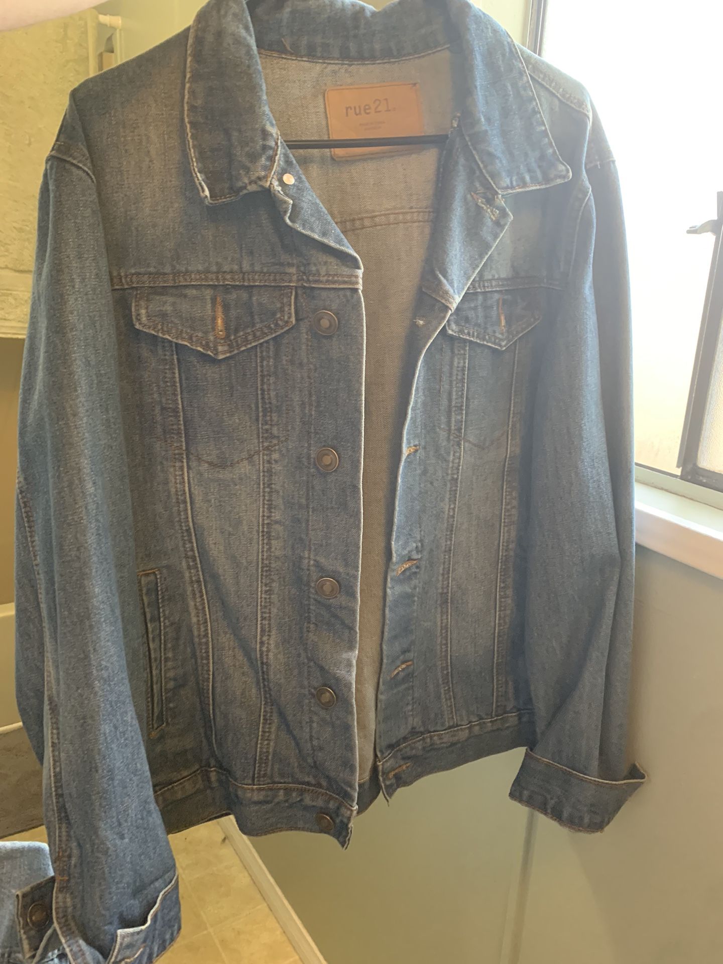Men’s Jean Jackets (READ DESCRIPTION)