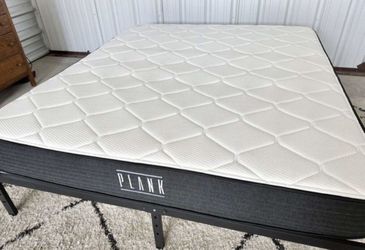 Like New King Mattress Brooklyn Plank firm