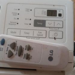 A/C Window Unit LG 12,000 BTU