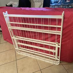 Twin Bed & Unfoldable Twin Frame 