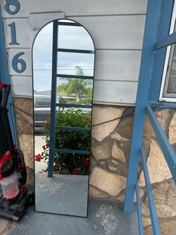 Arched mirror
