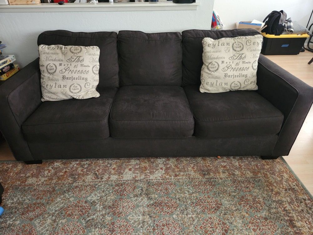 Couch Set / Couches
